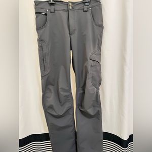 Mens work pants. In excellent condition!! Sz.32W/32L